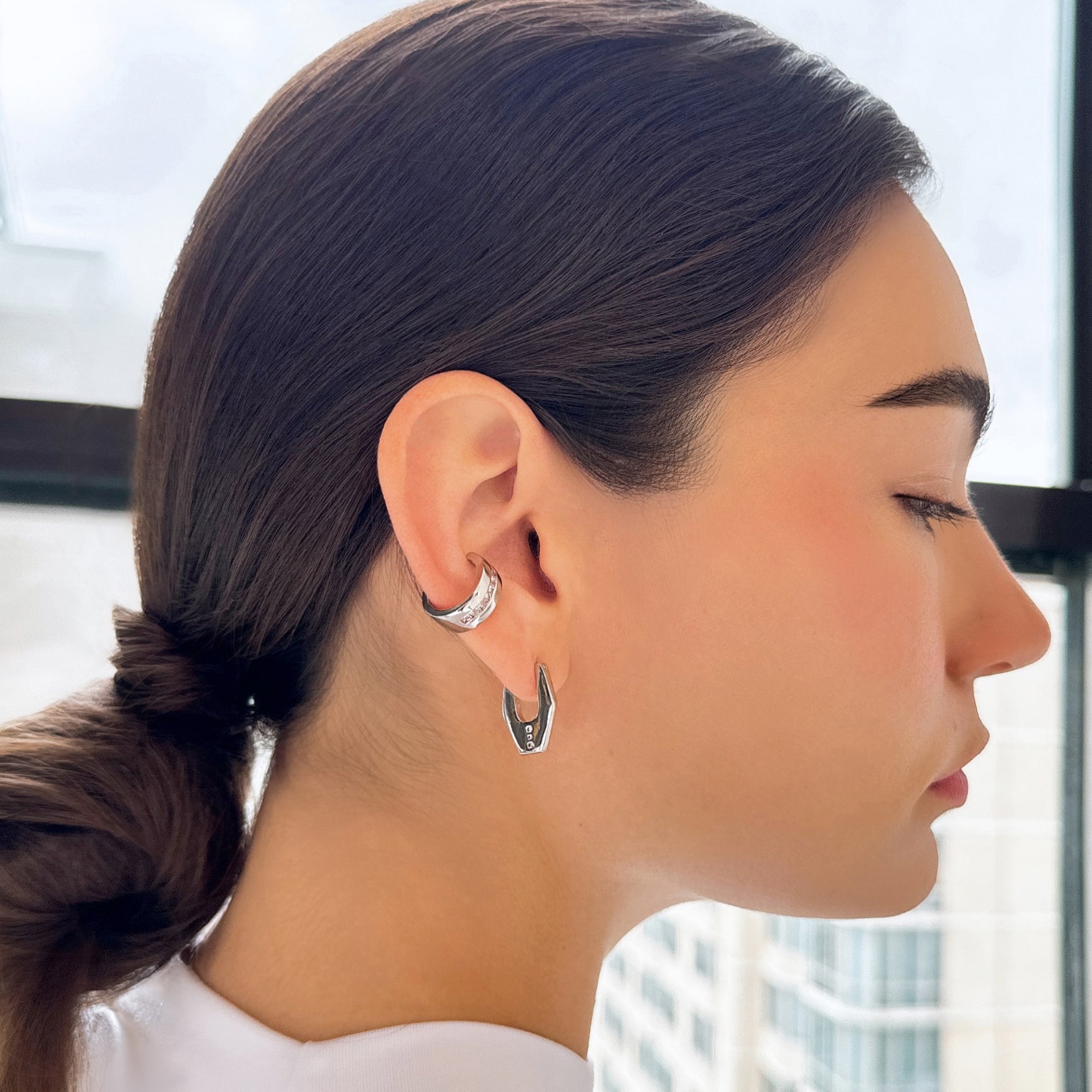 How to measure hoop earrings